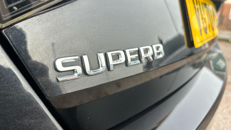 Skoda Superb 1.4 TSI iV SE L DSG 5dr Hatchback